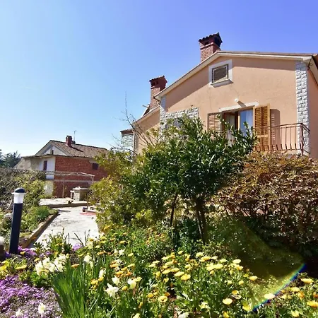 Apartment In Der Naehe Des Strandes Basanija